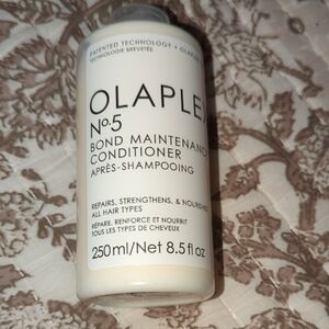 Olaplex No.5.Bond Maintenance Conditioner.